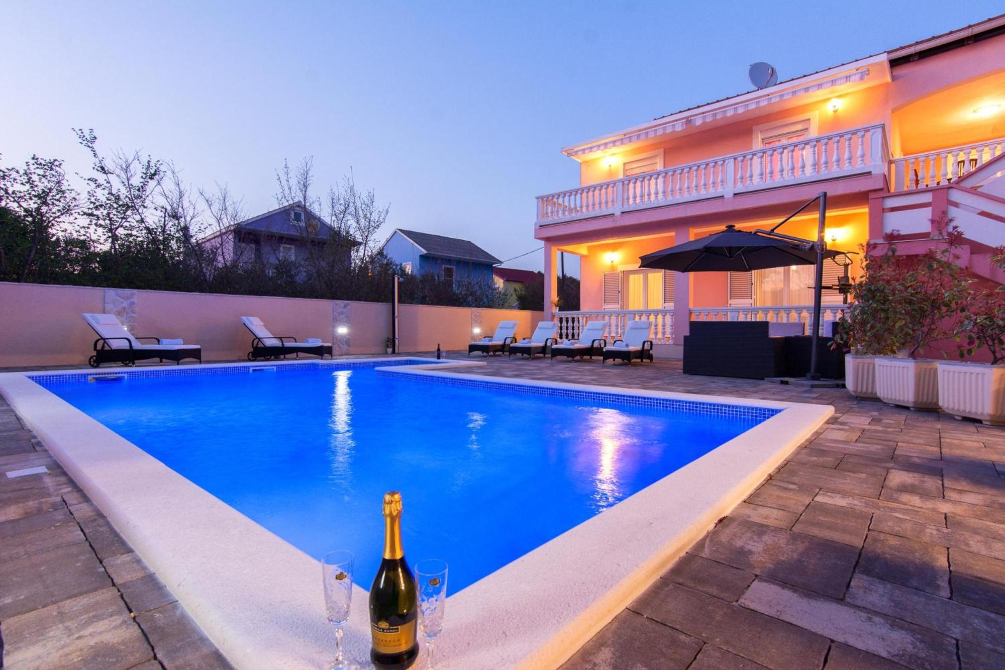 Family Friendly Pool House Ana - Happy Rentals Bibinje Ngoại thất bức ảnh